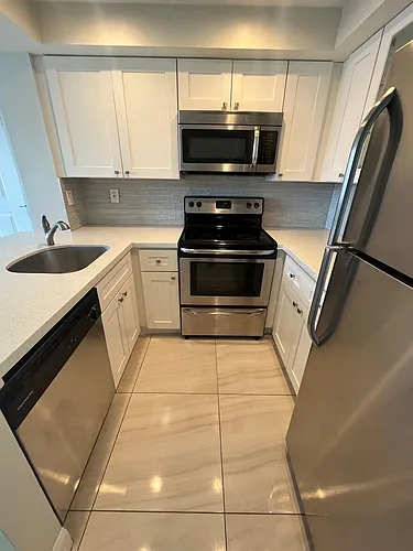 718 Executive Center Dr Photo 1
