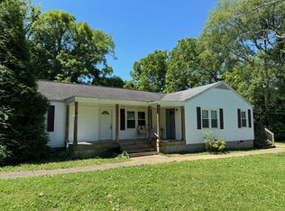 213 Greenview Dr, Columbia, TN 38401