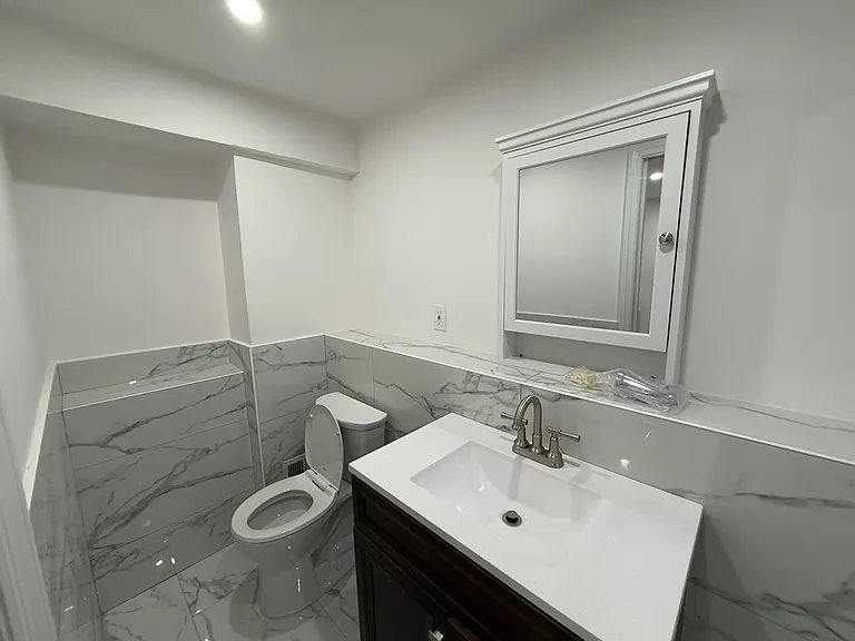 Strathmore Dr — Photo 4