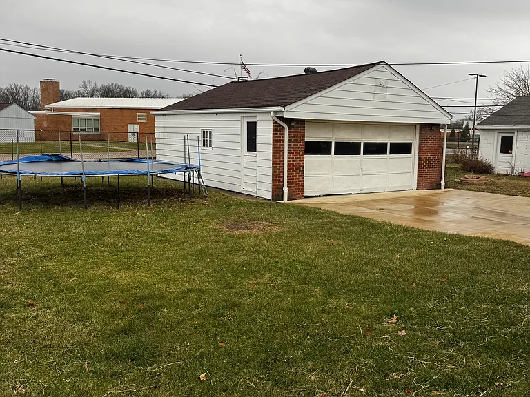 31530 Royalview Dr — Photo 5