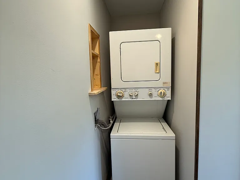STACKABLE WASHER/DRYER