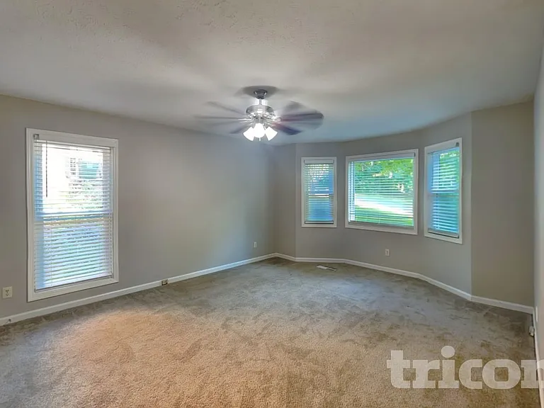 1147 Reading Dr NW — Photo 7