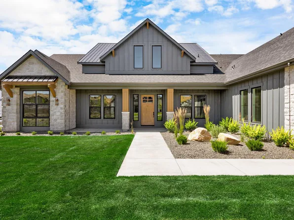 7665 W Diamond Lake Dr, Boise, ID 83714