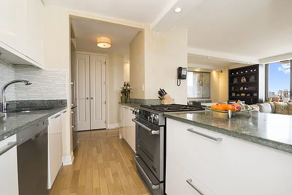 Sold by Nest Seekers International | media 26