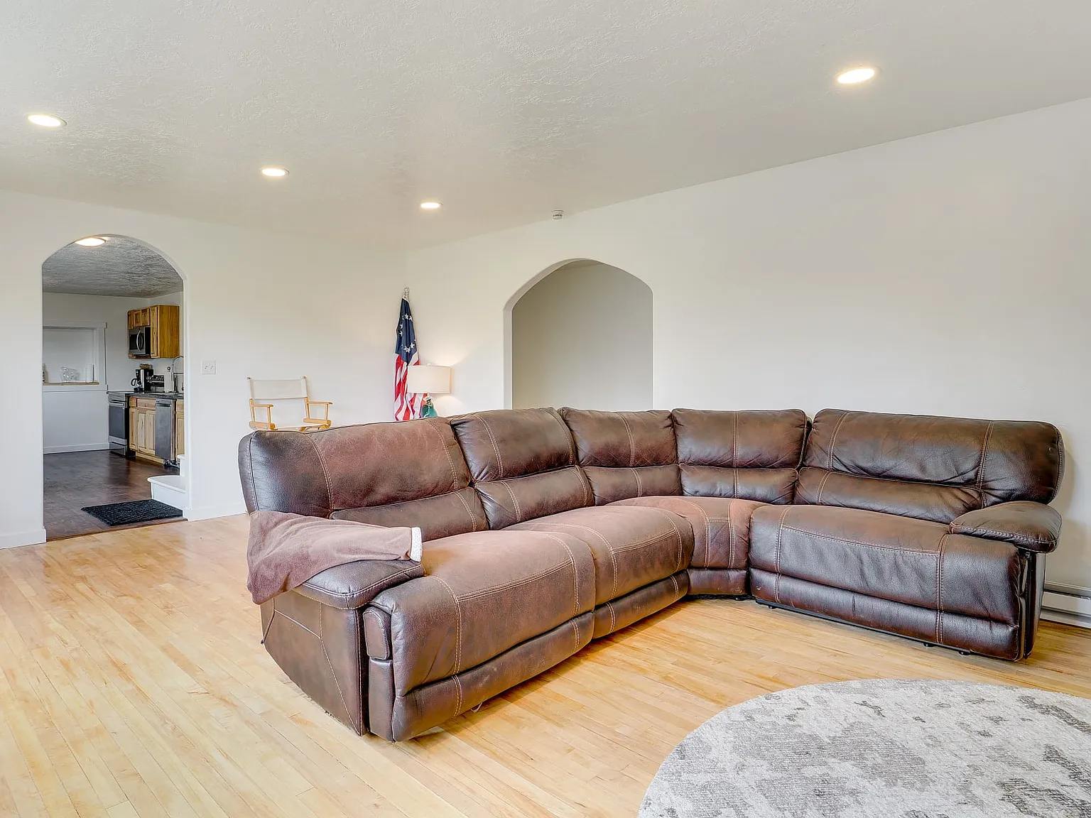 4 bed, 2.5 bath, 2100 sqft, $1,700 — Photo 4