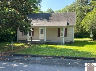 143 E 3rd St, Kevil, KY 42053