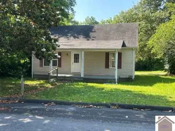 143 E 3rd St, Kevil, KY 42053