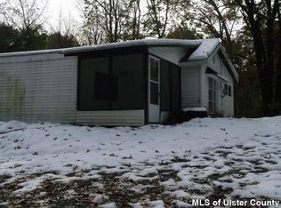 228 Hawleys Cors, Highland, NY 12528