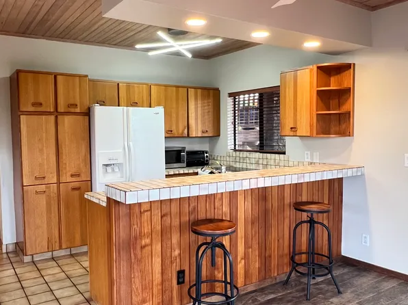 33 Nia Pl, Lahaina, HI 96761