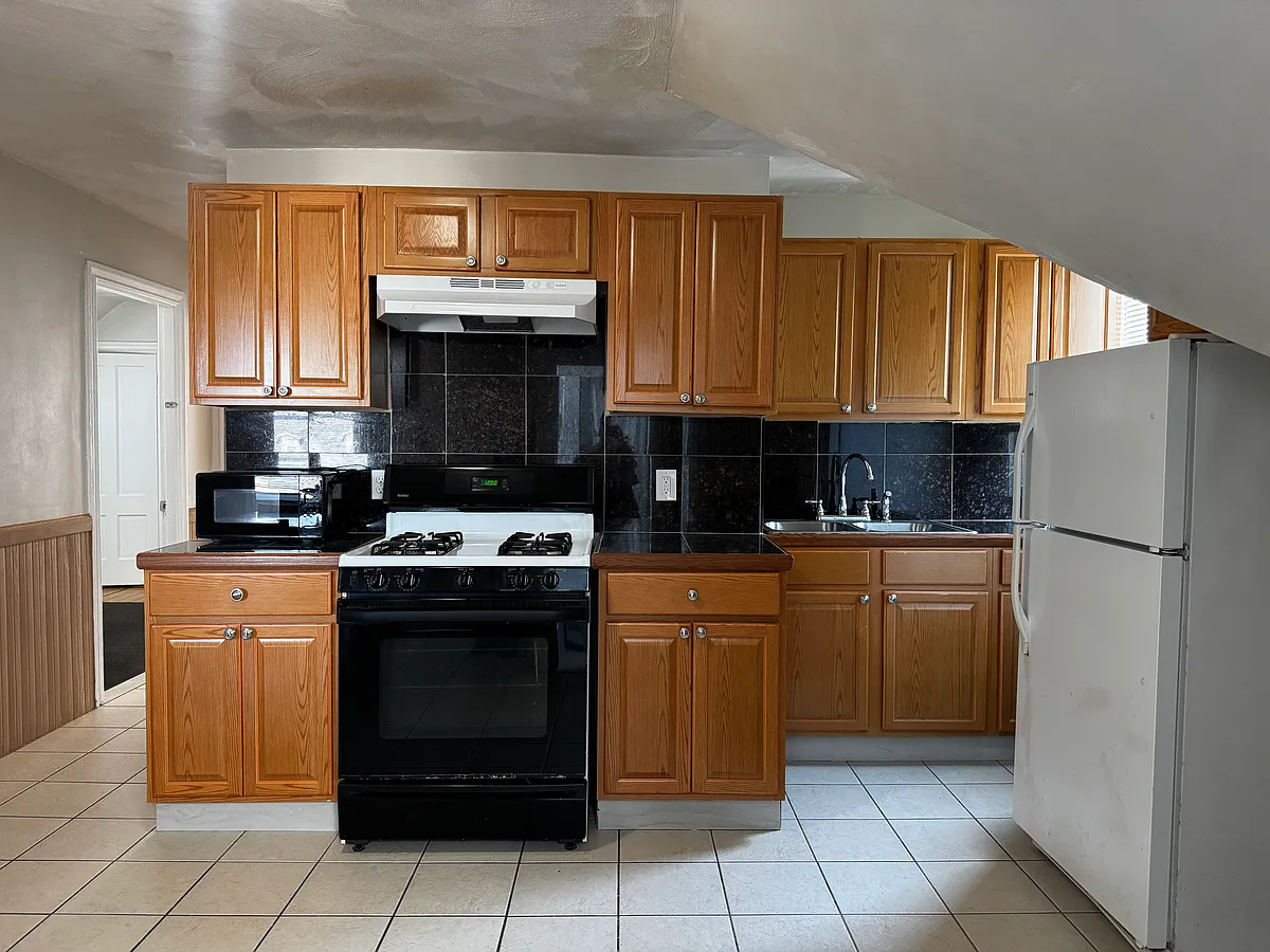 Building Photo - 148 De Pasquale Ave #3