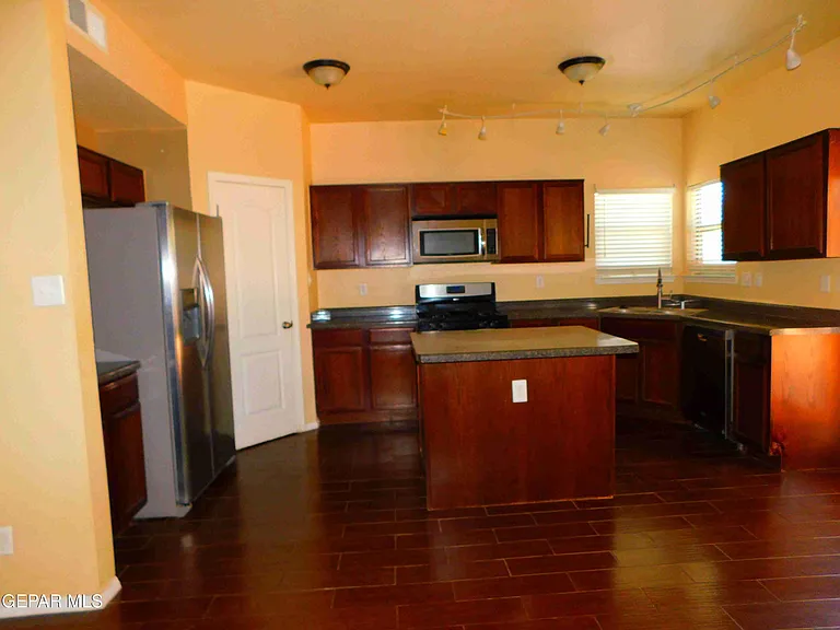 11233 Red Barrel Pl — Photo 9