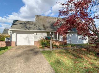 70 Verdant Rd, Levittown, PA 19057