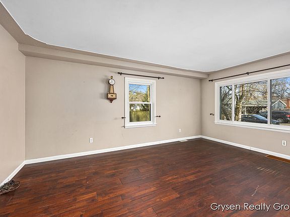 5th image of 3986 Grant St