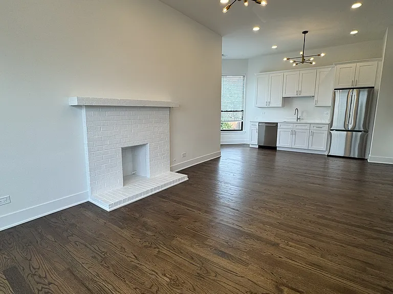 1158-60 W Taylor St / 917 S Racine Ave — Photo 6