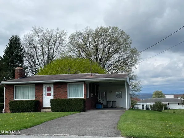 304 S Walnut St, East Freedom, PA 16662