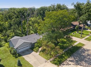 1401 Linmar Dr NE, Cedar Rapids, IA 52402