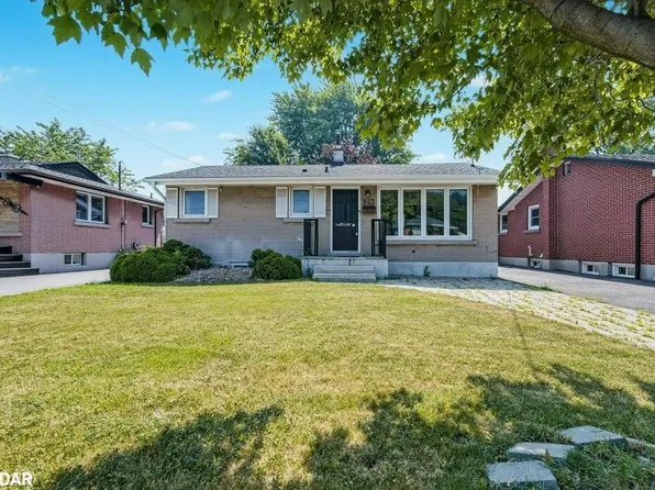 643 Upper Ottawa St, Hamilton, ON L8T 3T4