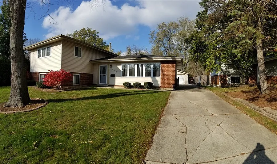 216 Grant St photo 1
