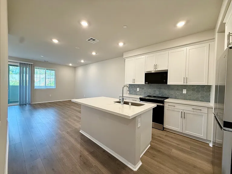 4889 Merida Way — Photo 14