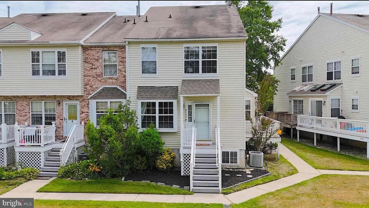 2 bed, 1.5 bath, 1200 sqft, $2,500 — Photo 1