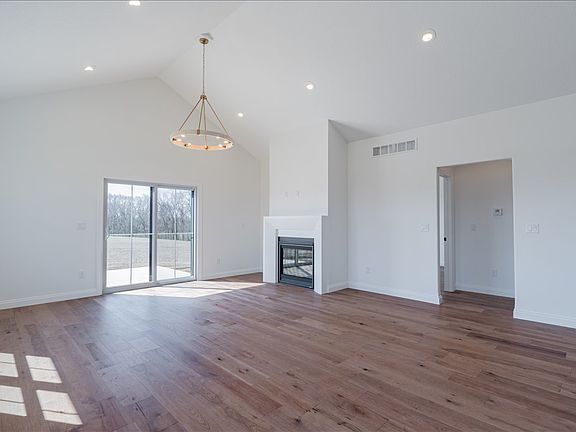 4th image of 212 Allison Rd