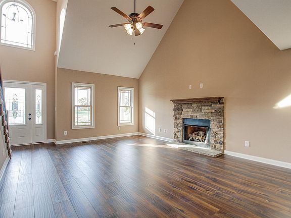 4th image of 1111 Hillard Ln