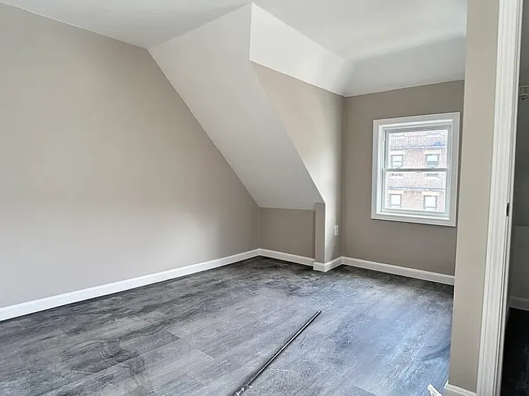 34 Long Ave #3 — Photo 5