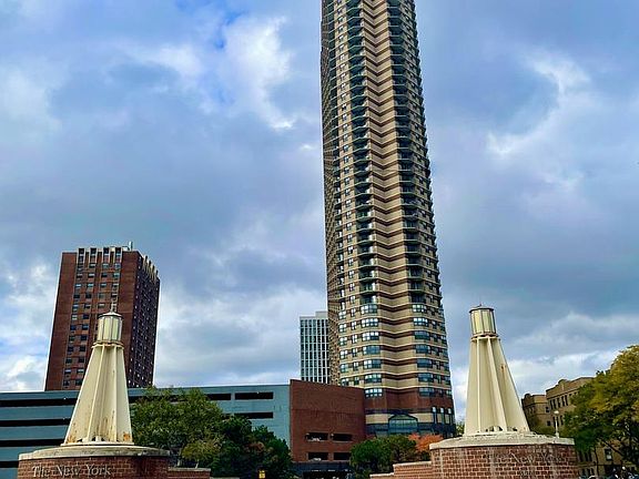 2nd image of 3660 N Lake Shore Dr APT 2606