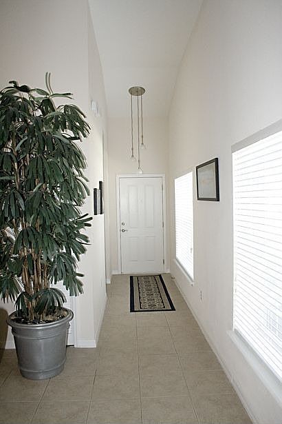 2nd image of 2097 Winterset Dr