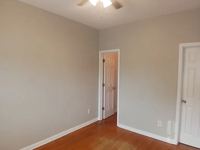305 Brookview Dr — Photo 7