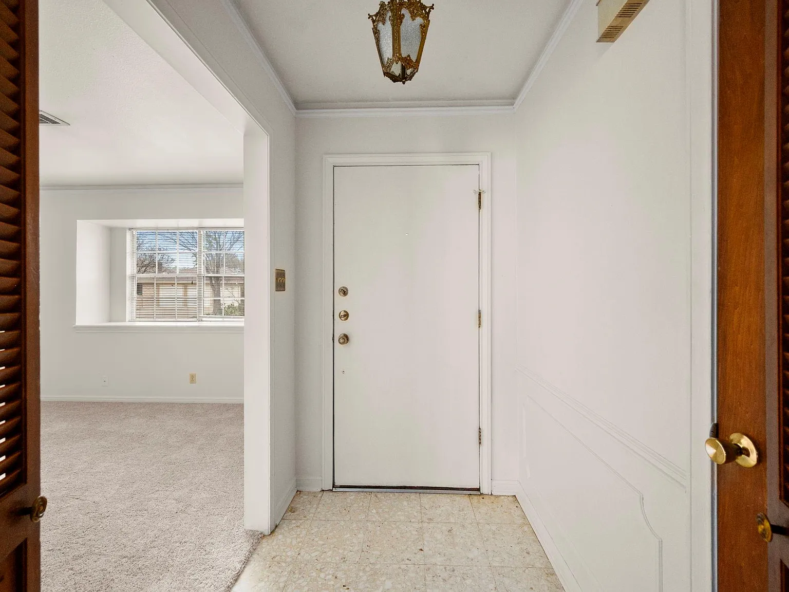 3 bed, 2.0 bath, 1898 sqft, $1,895 — Photo 4