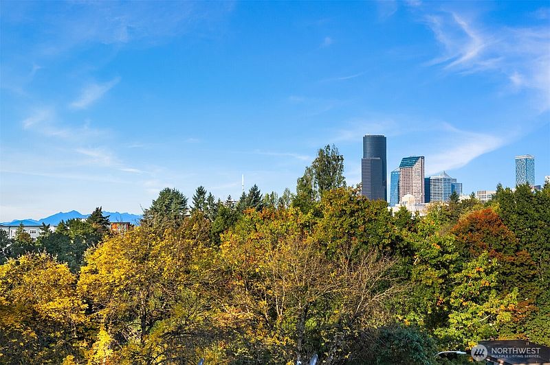 5th image of 303 23rd Avenue S #310