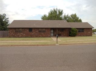 2511 Countrywood Ln, Edmond, OK 73012