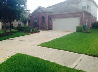 819 Butterfly Ln, Rosenberg, TX 77469