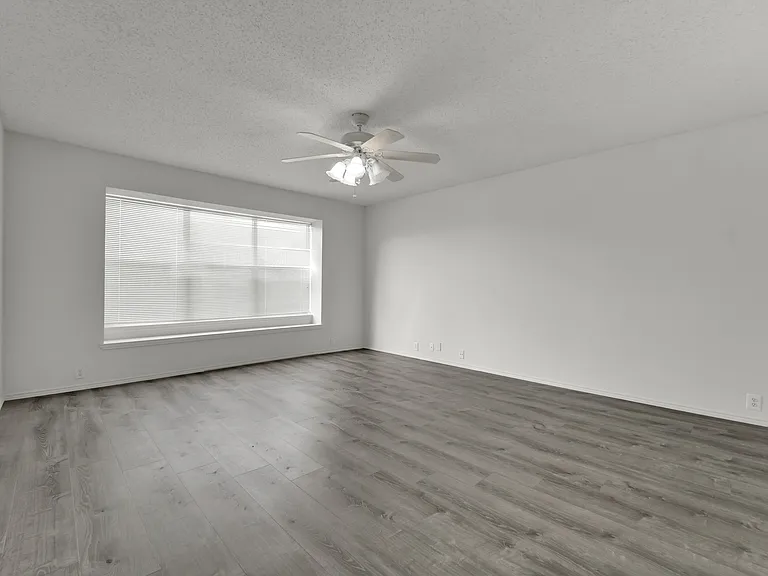 1407 Autumncrest Dr — Photo 13