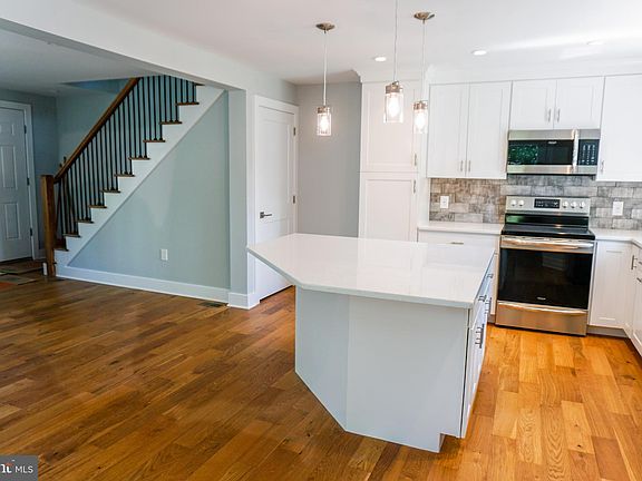 5th image of 7924 Roanoke St
