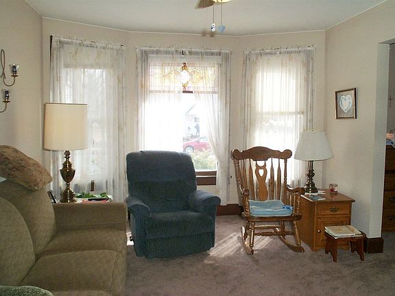 3rd image of 103 W 3rd St