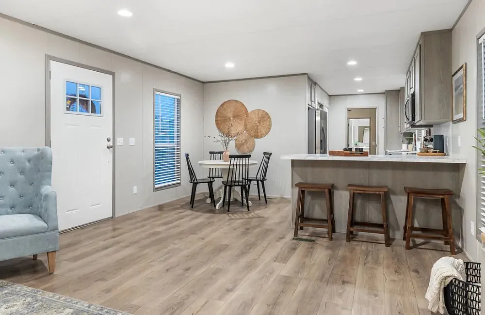 3 bed, 1140 sqft, $1,550 — Photo 4