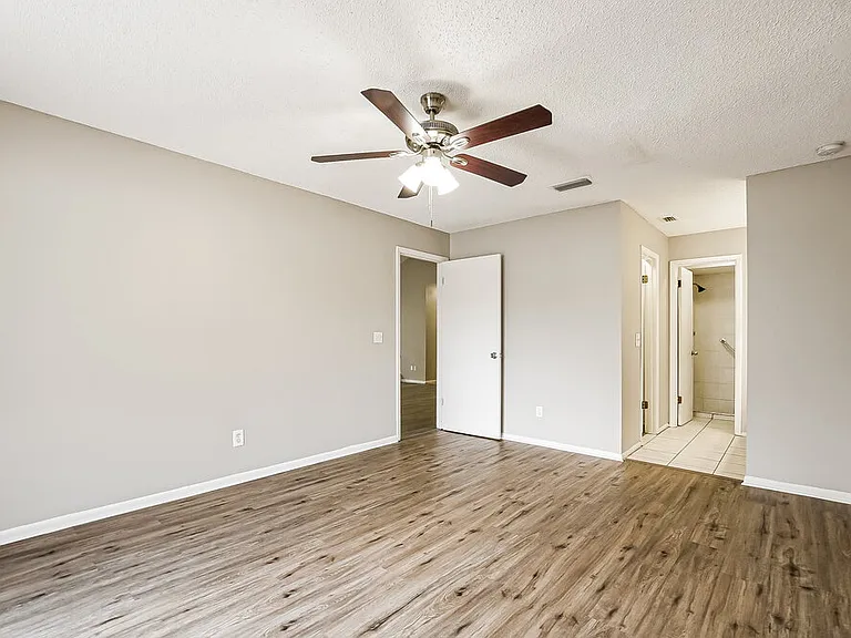 1226 Creekbottom Cir — Photo 10