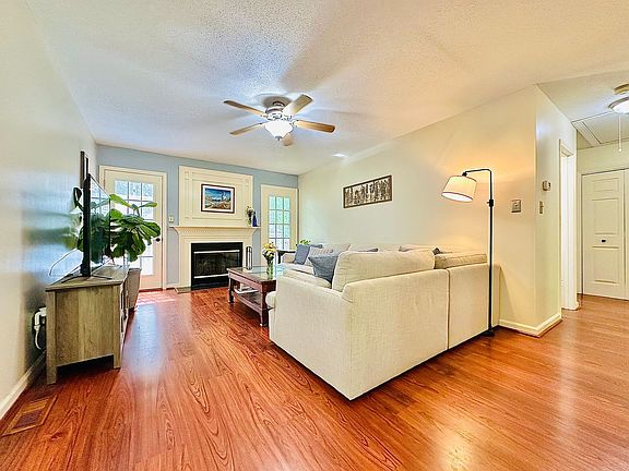 5th image of 1120 Twin Cedar Ln