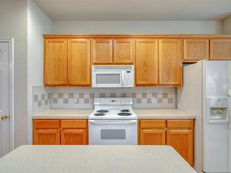 2310 Kristen Ln — Photo 11