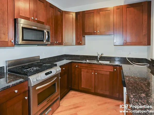 3831 N Southport Ave, Chicago, IL