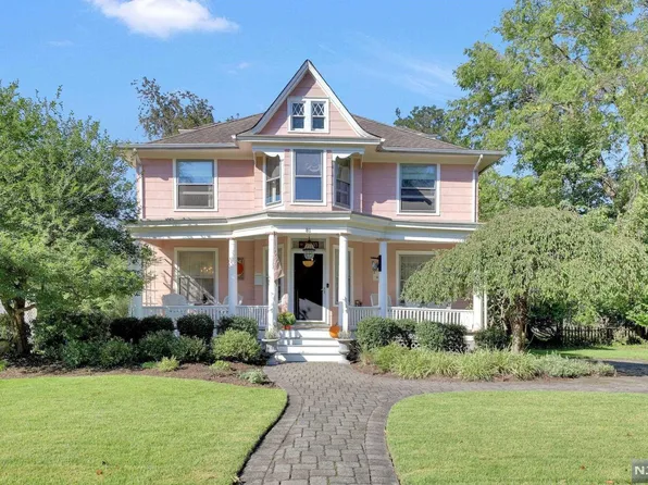 81 Central Ave, Hillsdale, NJ 07642