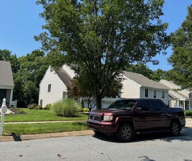 2nd image of 4045 Parkside Ct