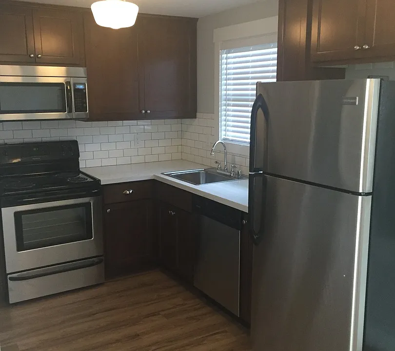 914-918 W 16th St #1601-1615