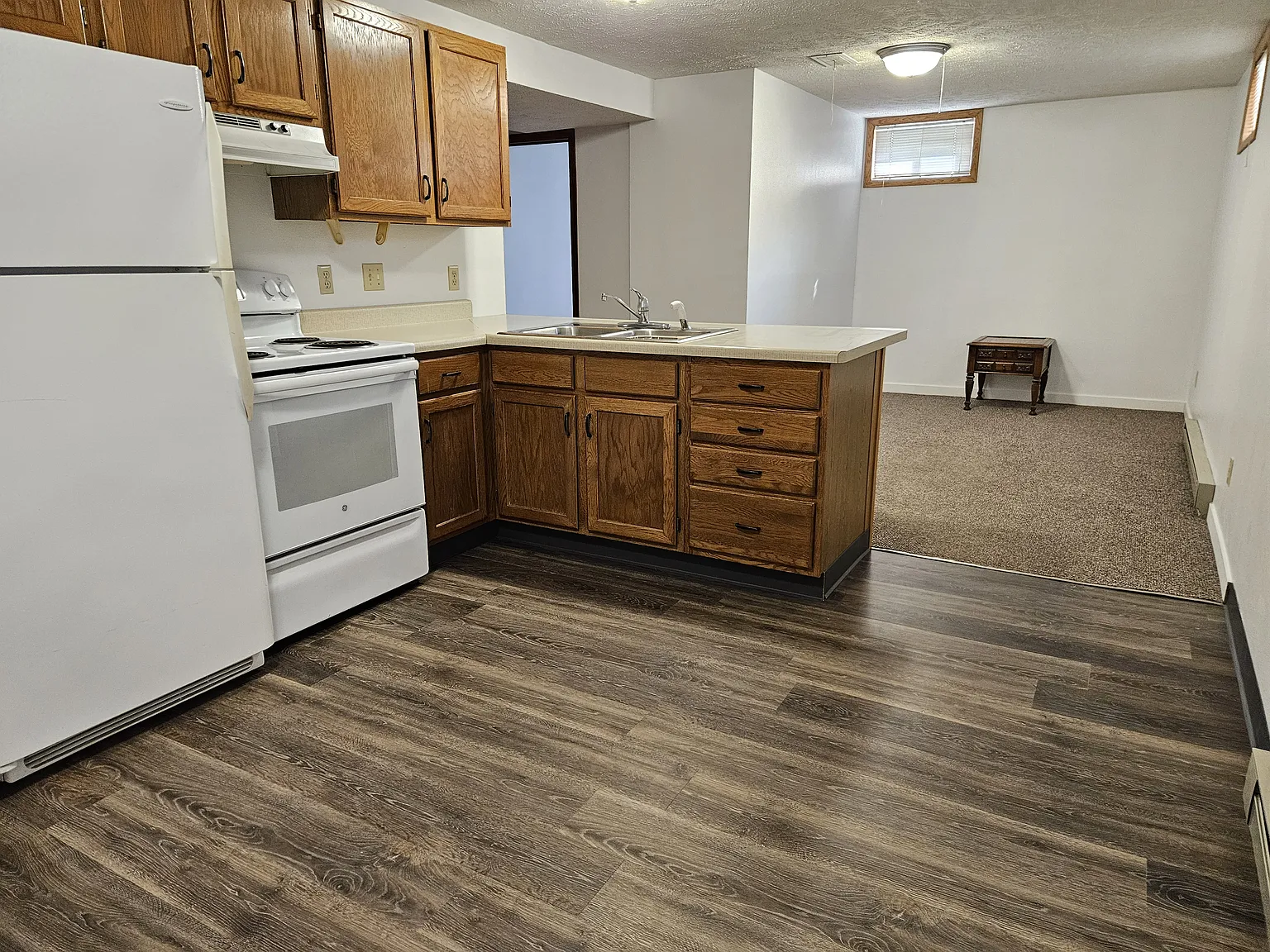 Single Bedroom Apartment Near Jefferson School — Photo 2