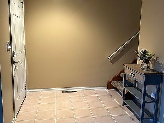 2nd image of 903 N Linden St APT 222