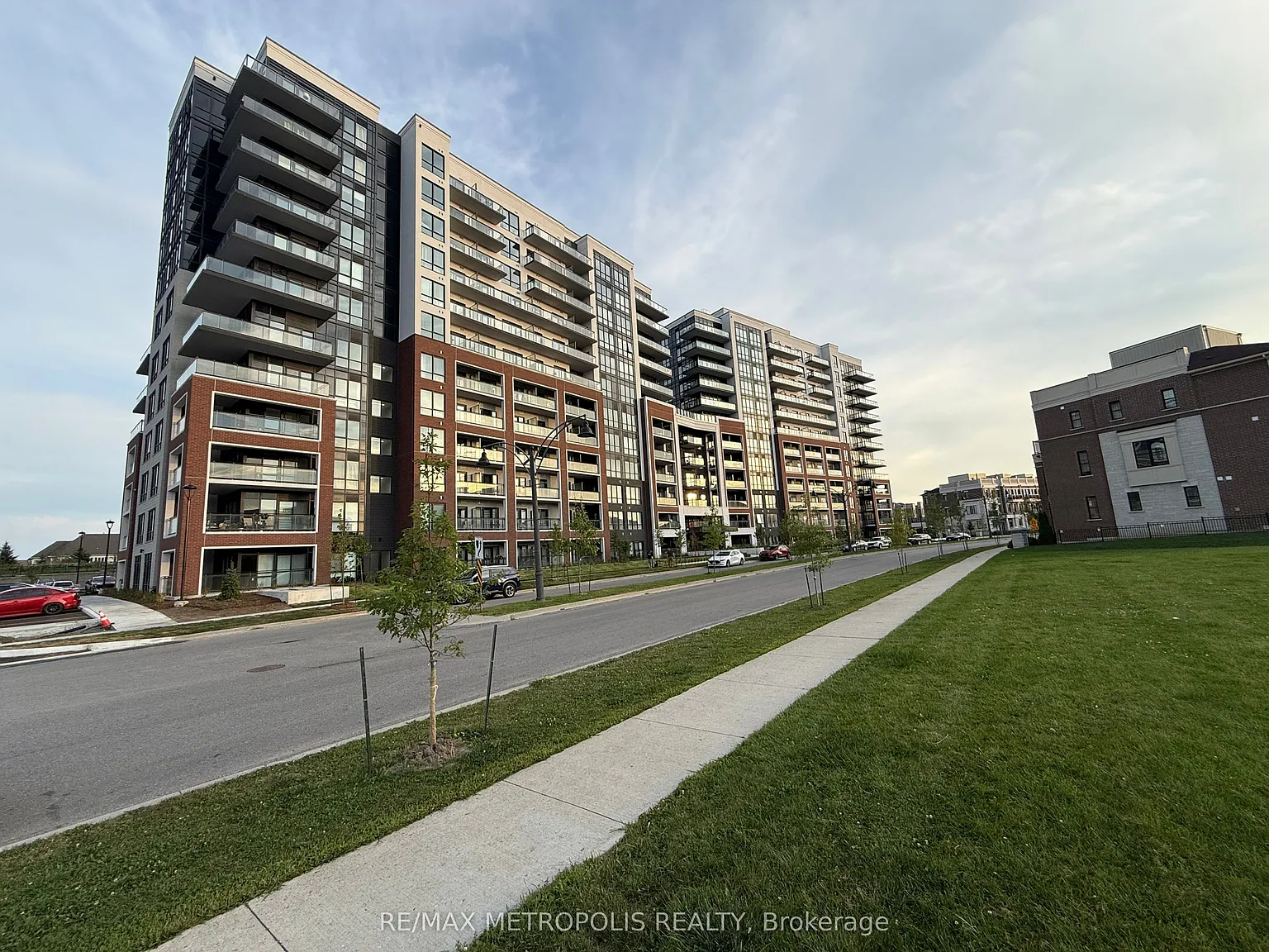 2 bed, $2,050 — Photo 1