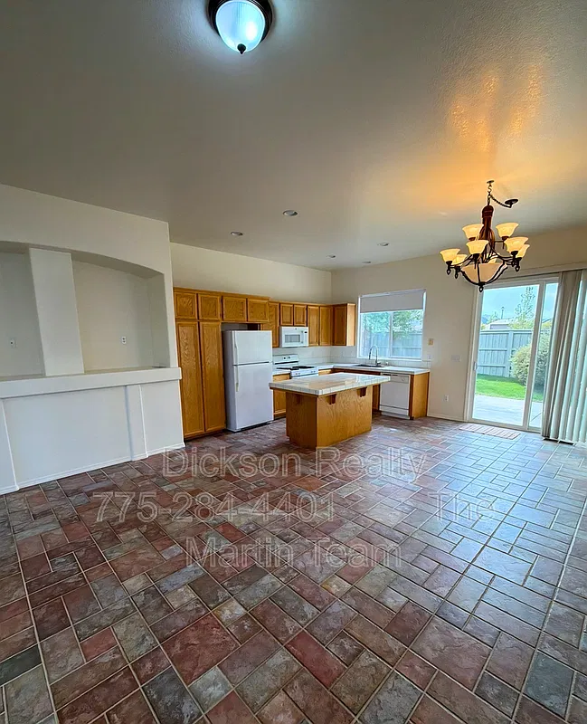 3 bed, 2.0 bath, 1480 sqft, $2,700 — Photo 4