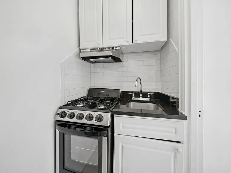 253 W 72nd St #2204 — Photo 12